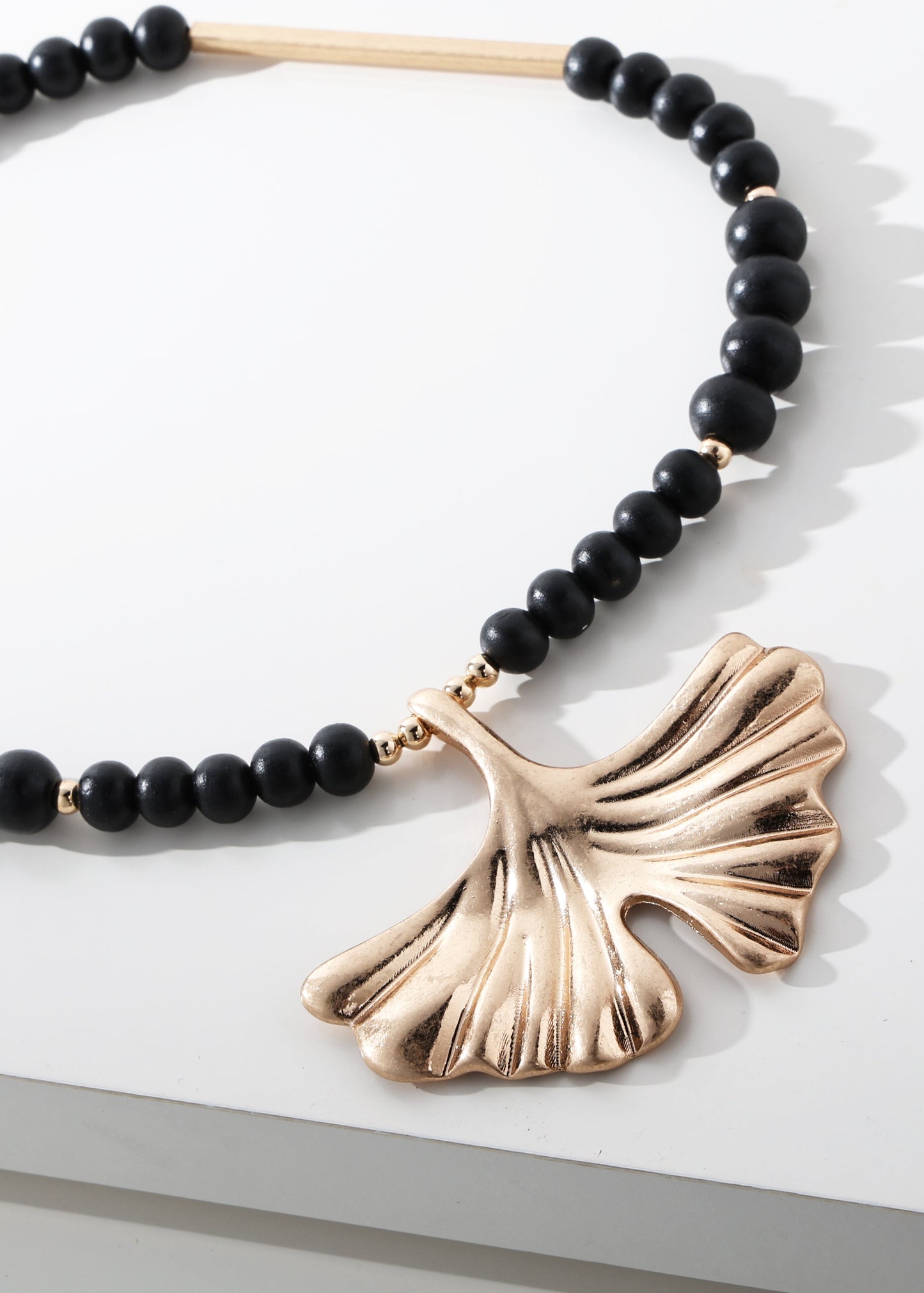 Merx - Ginkgo Leaf Pendant Beaded Necklace