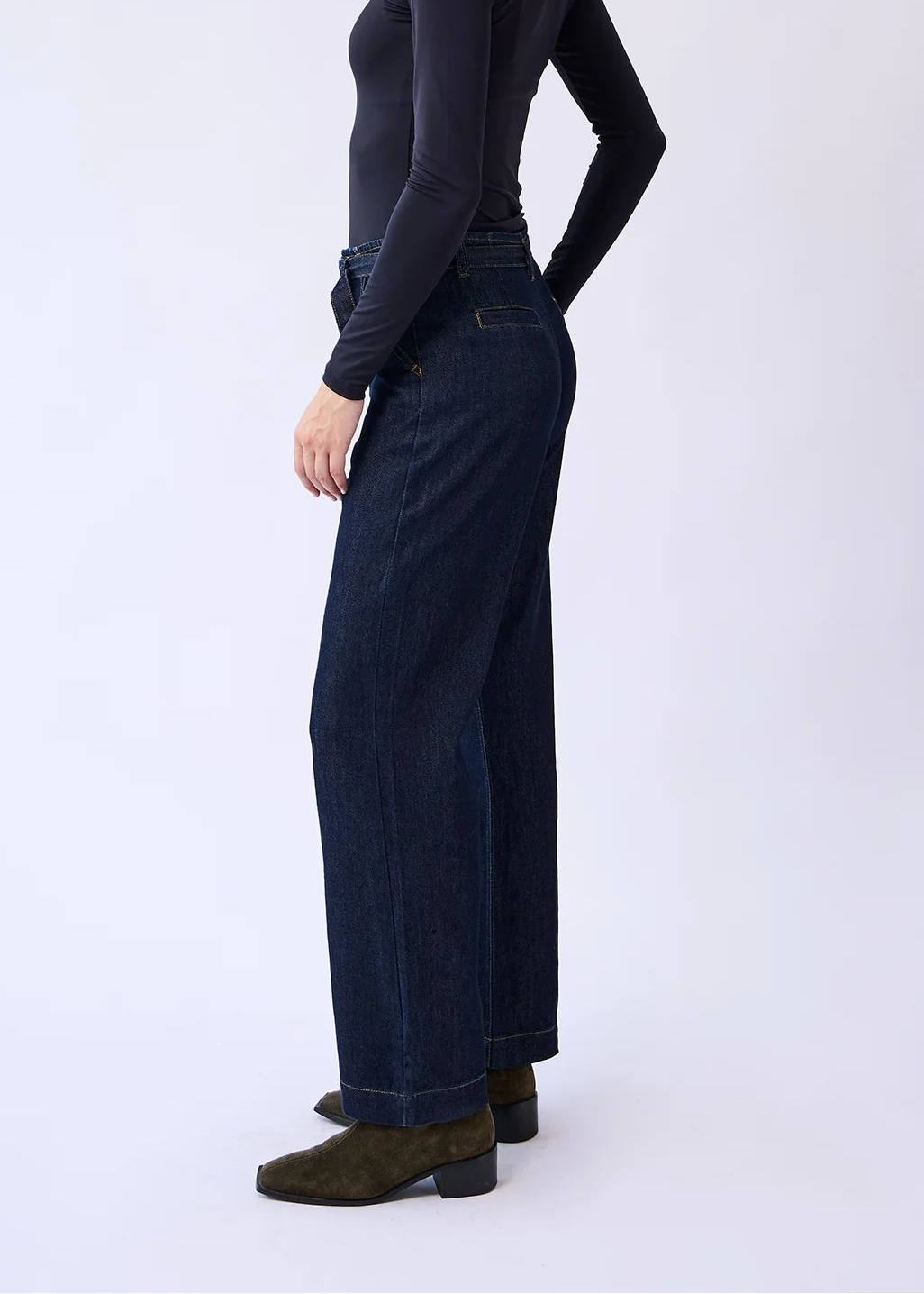 Yoga - Chloe Straight Belted Jean - Midnight