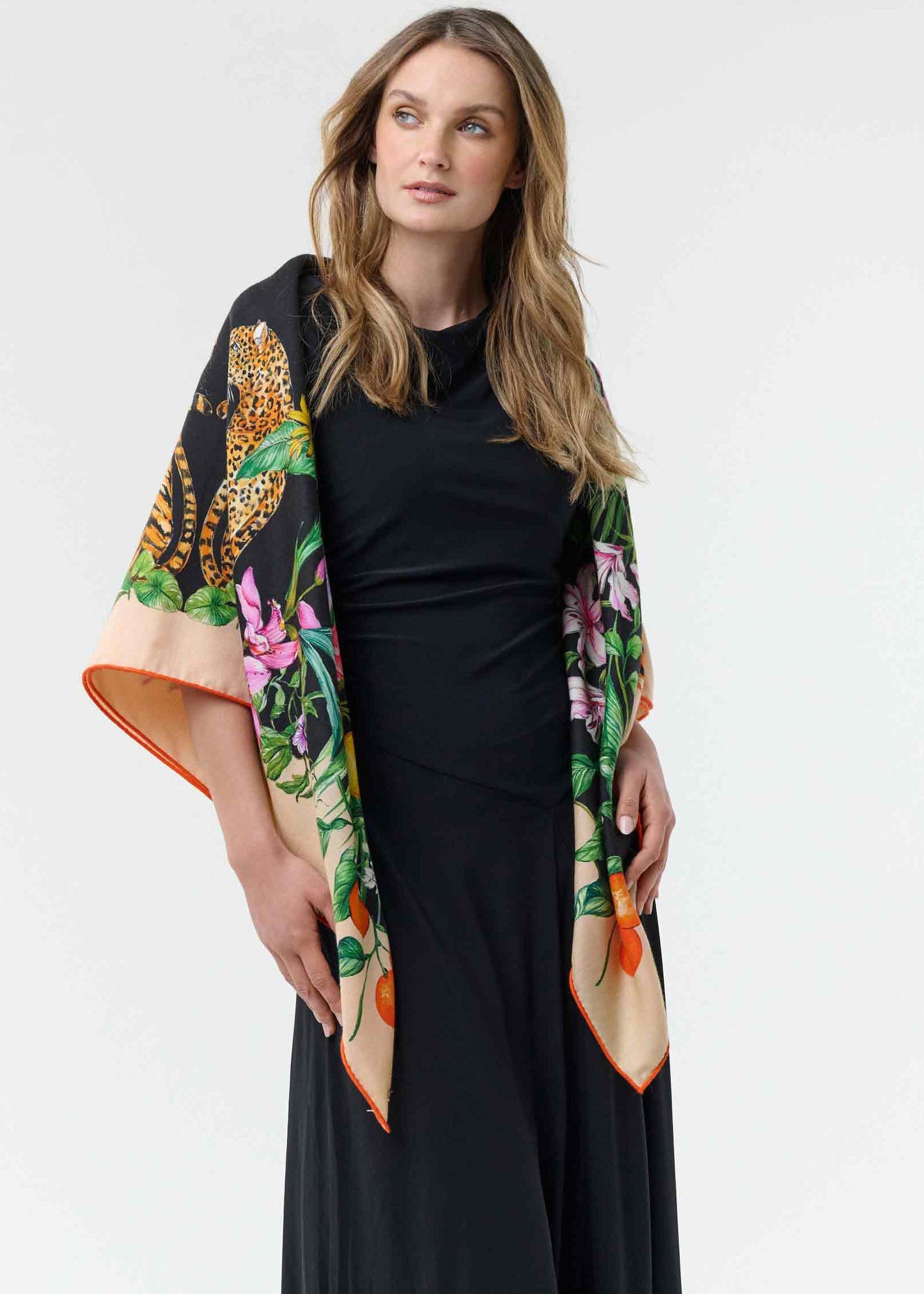 V Fraas - XL Square Made Of Wool And Silk With a Jungle Design