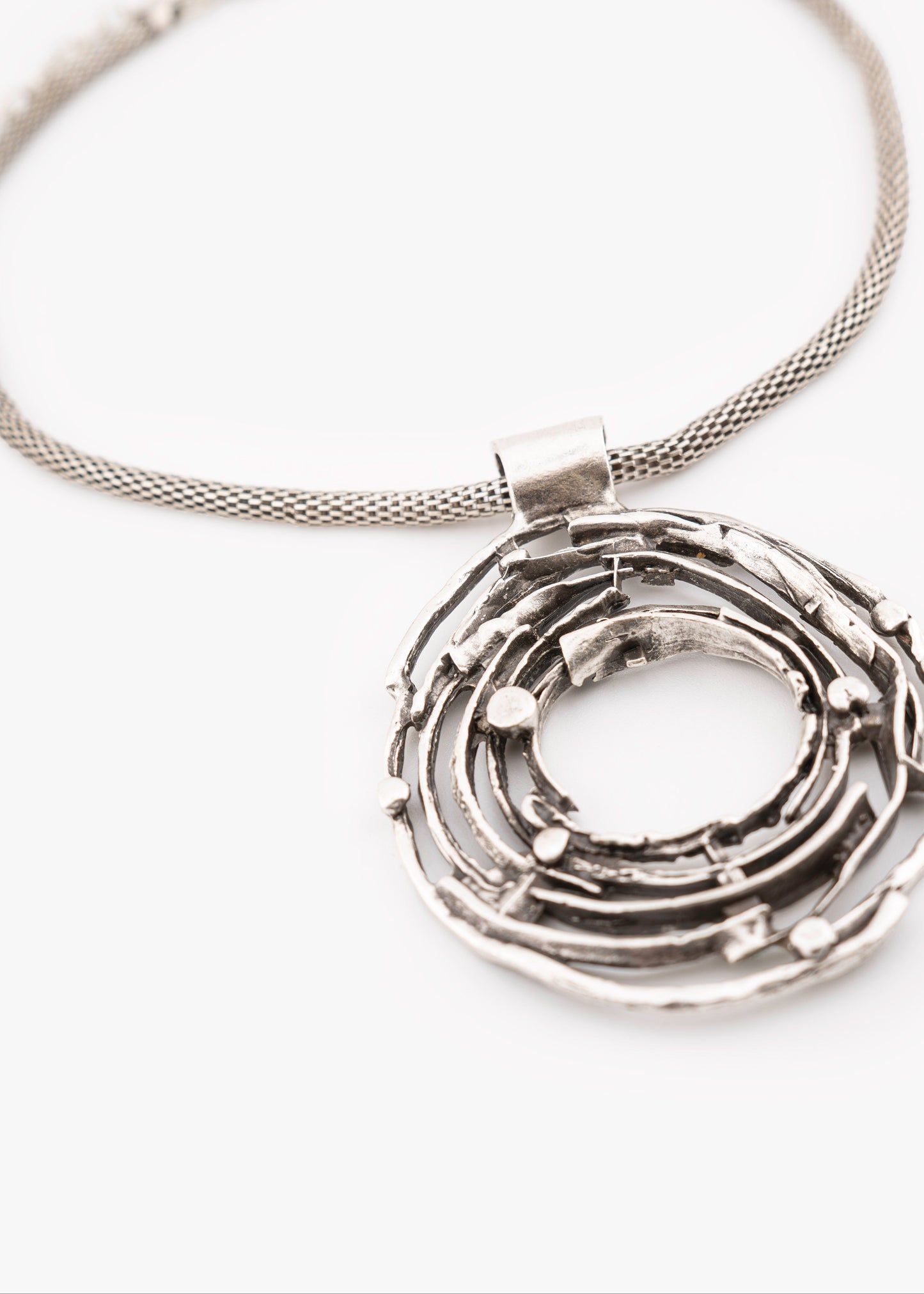 Seraglio – Modern Swirl Snake Chain Necklace