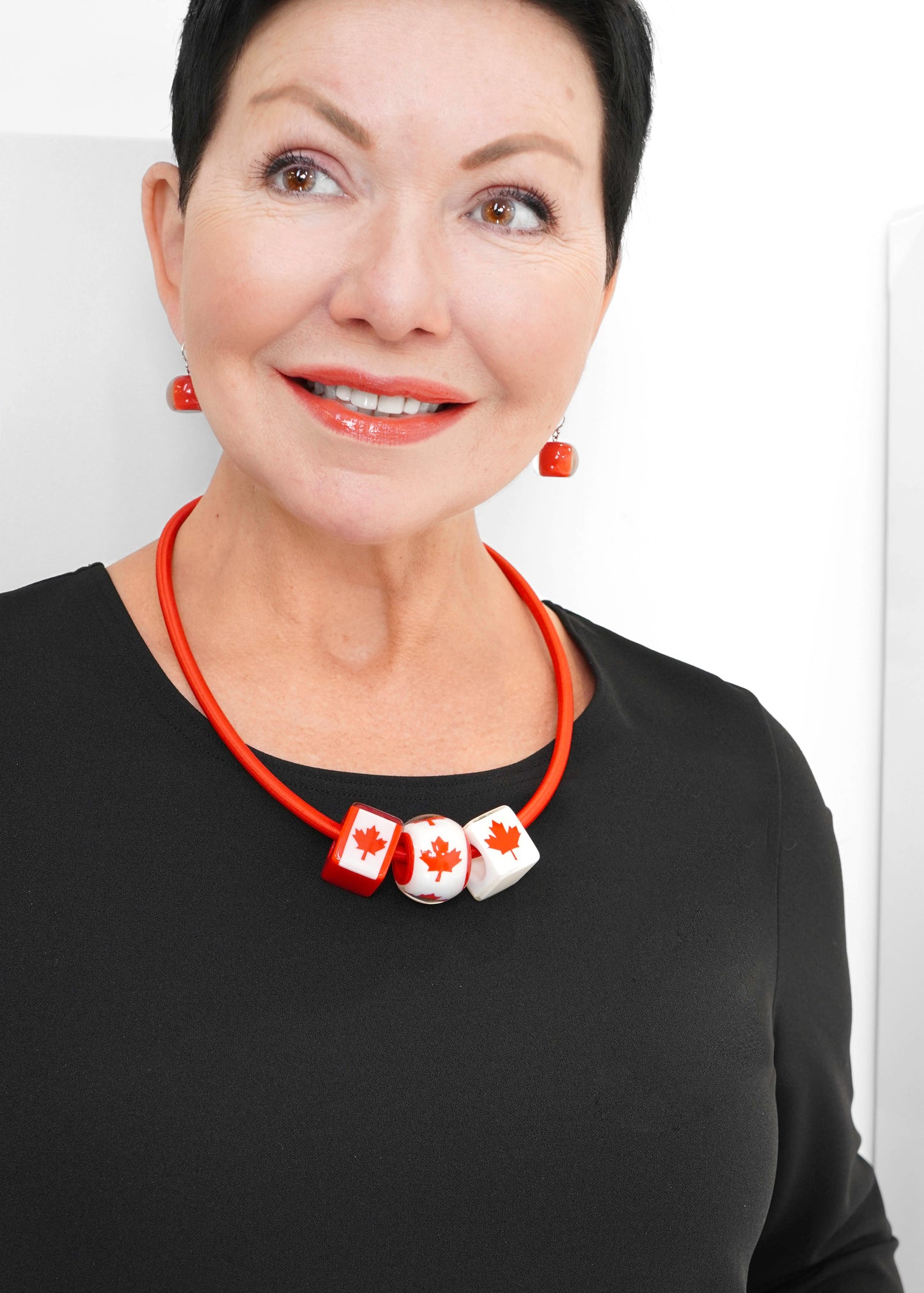 Zsiska - Maple Leaf Cube Bead White