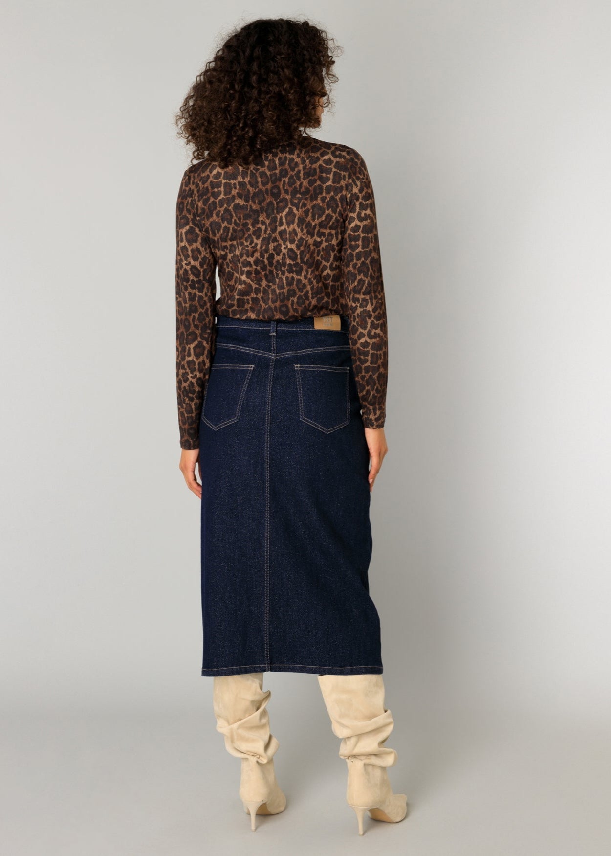 Yest - Omani Essential Top - SALE