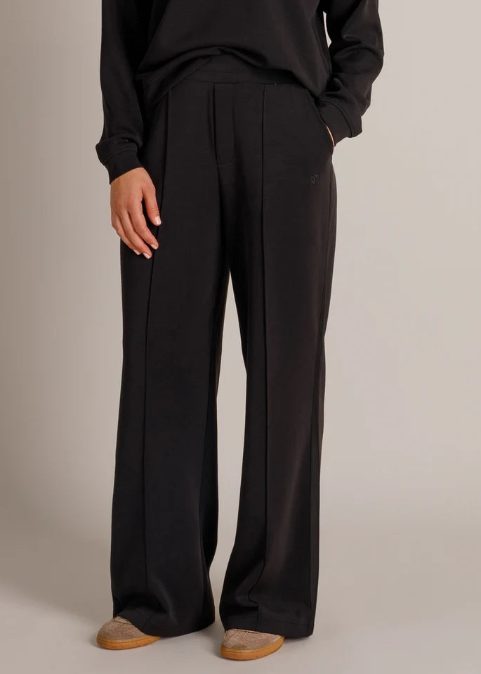 Yest - IIma Essential Pant