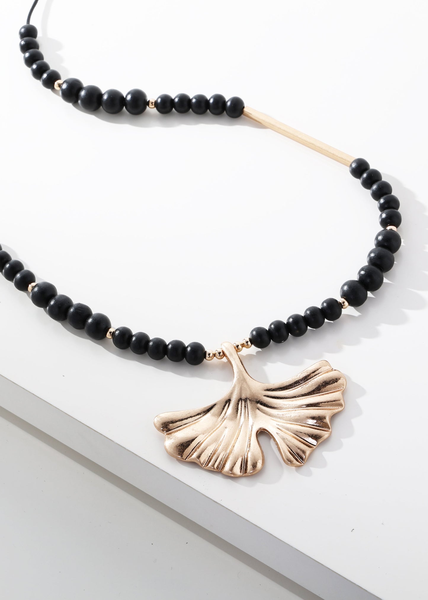 Merx - Ginkgo Leaf Pendant Beaded Necklace