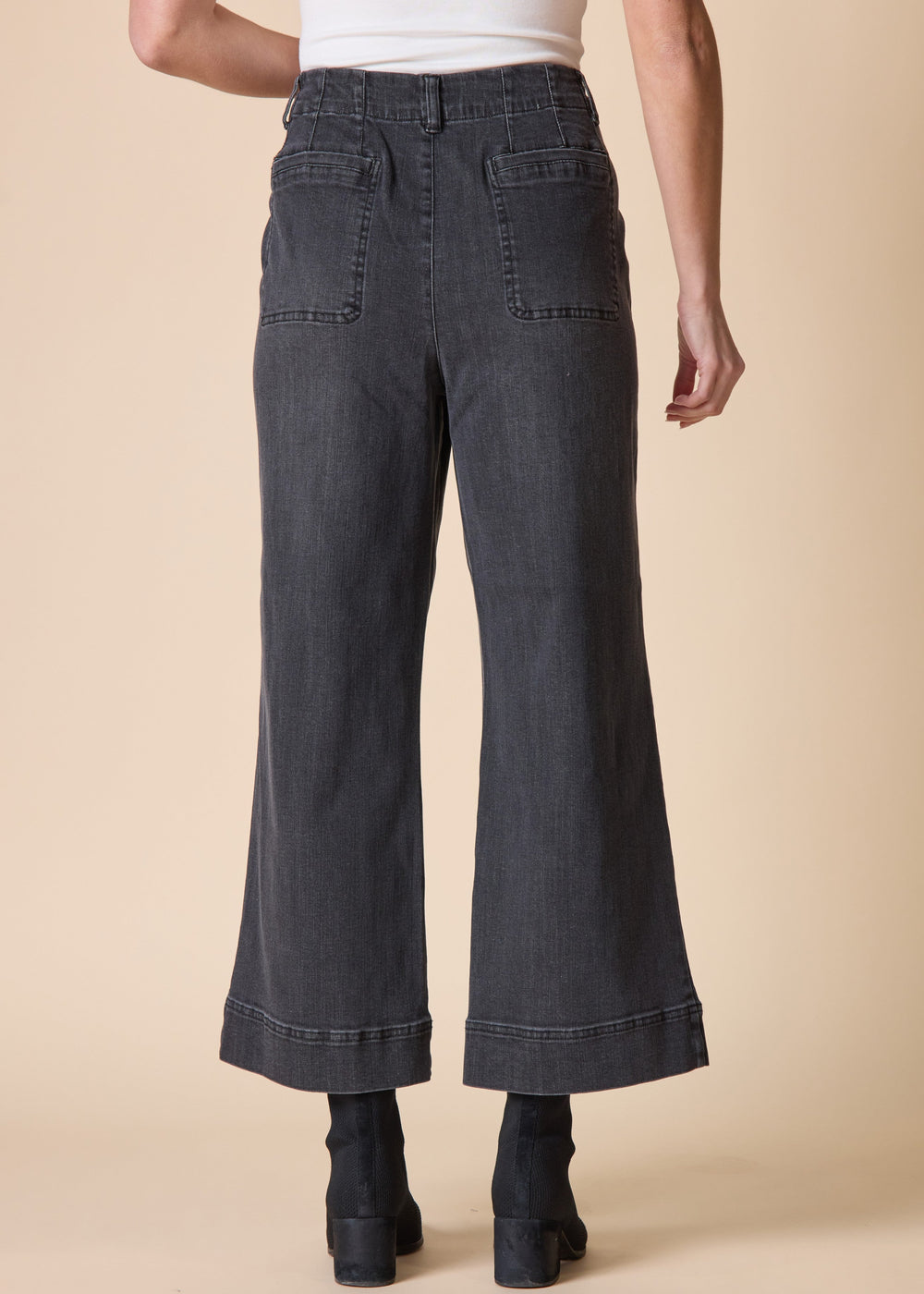 BLACK DENIM