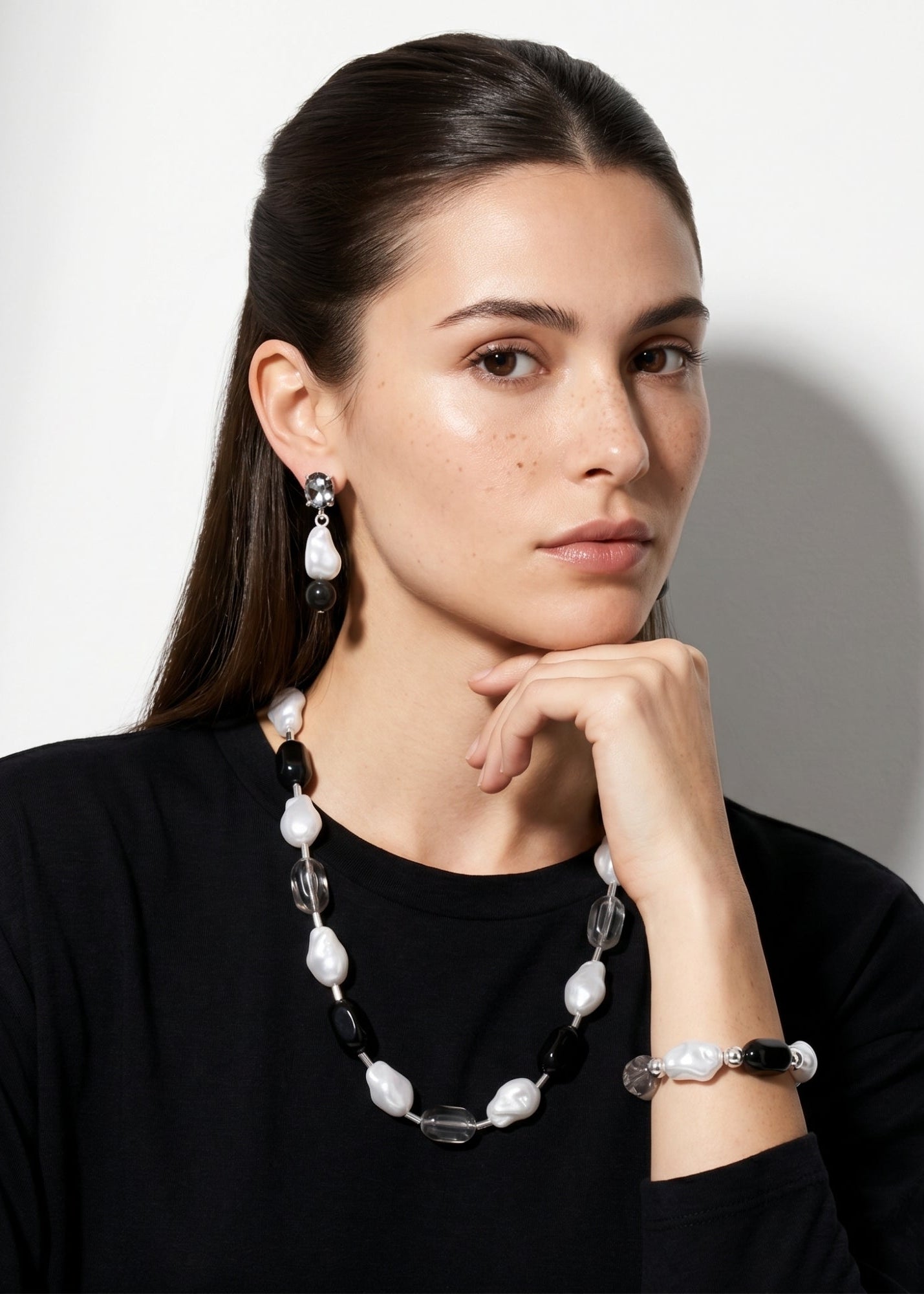 Merx - Faux Pearl & Resin Oval Bead Stretch Bracelet