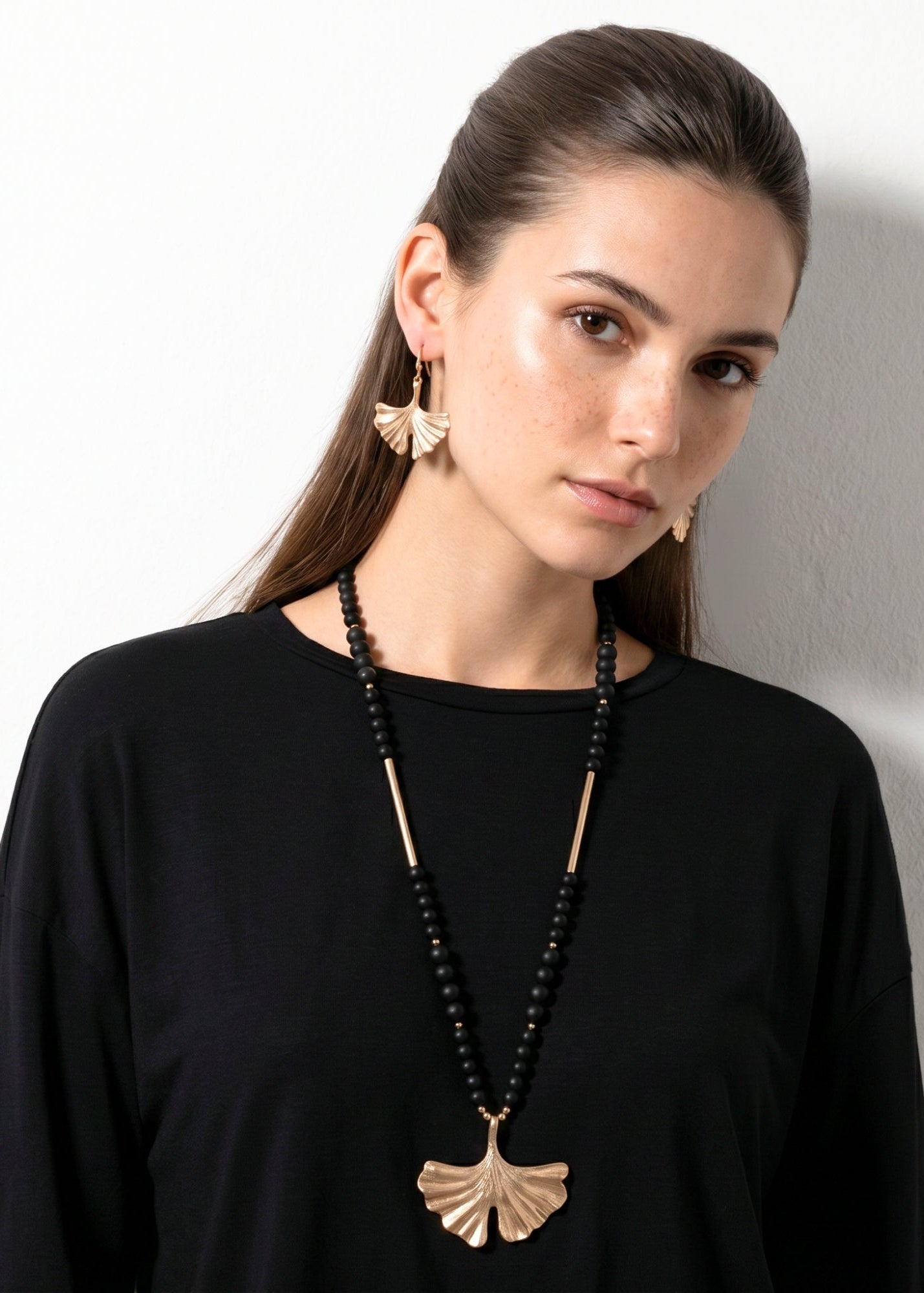 Merx - Ginkgo Leaf Pendant Beaded Necklace