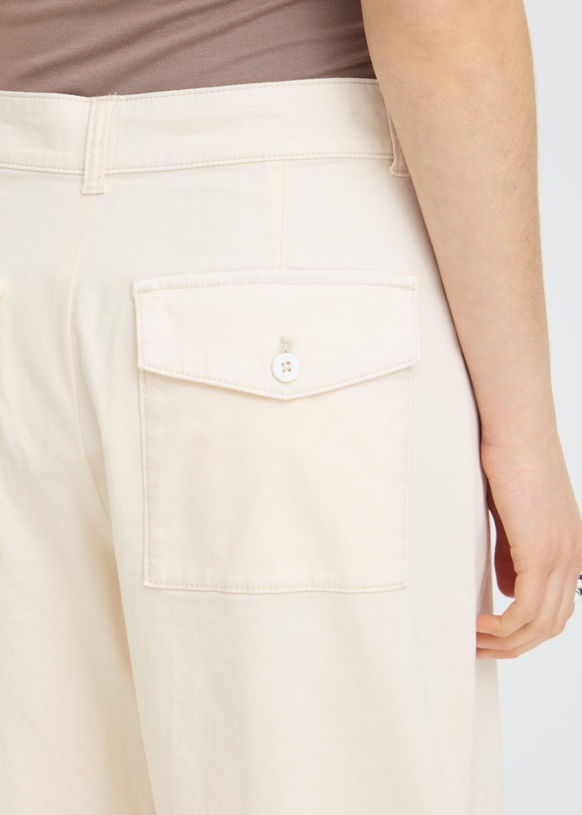 WHISPER WHITE