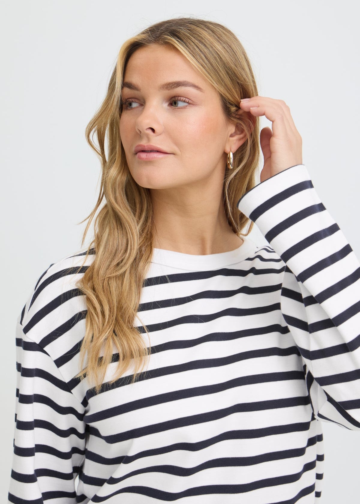 WHITE WINTER STRIPE