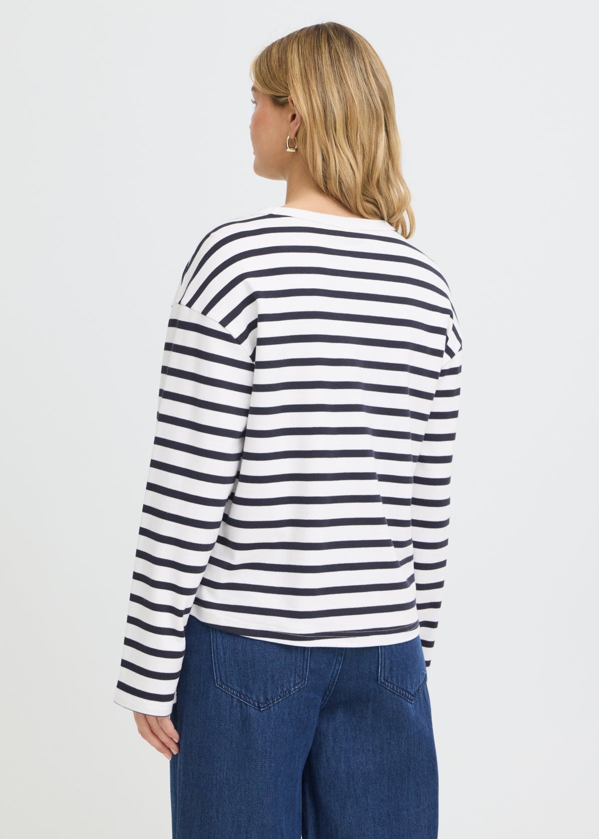 WHITE WINTER STRIPE