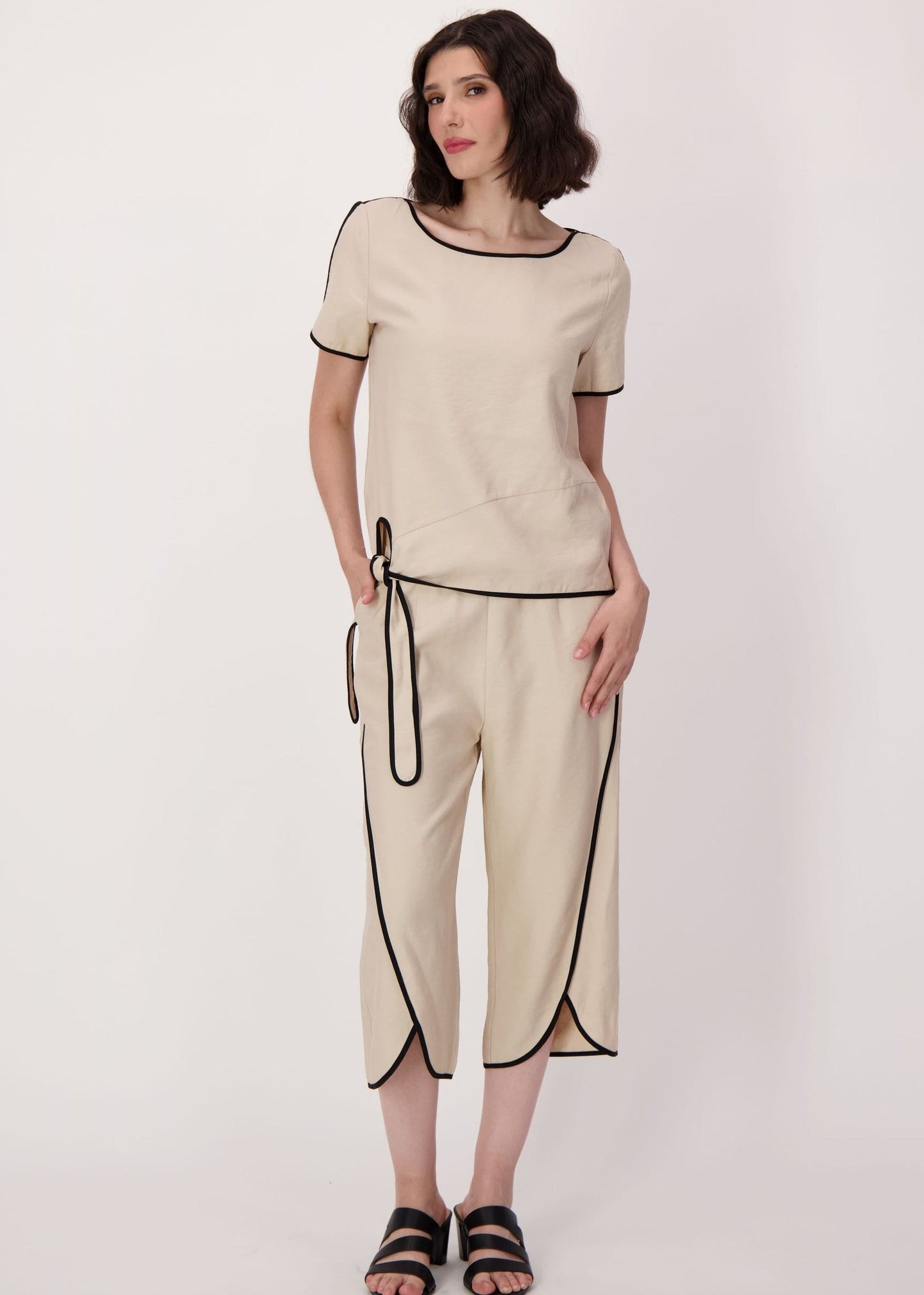 Spanner - Contrast Trim Tulip Hem Capri - SALE