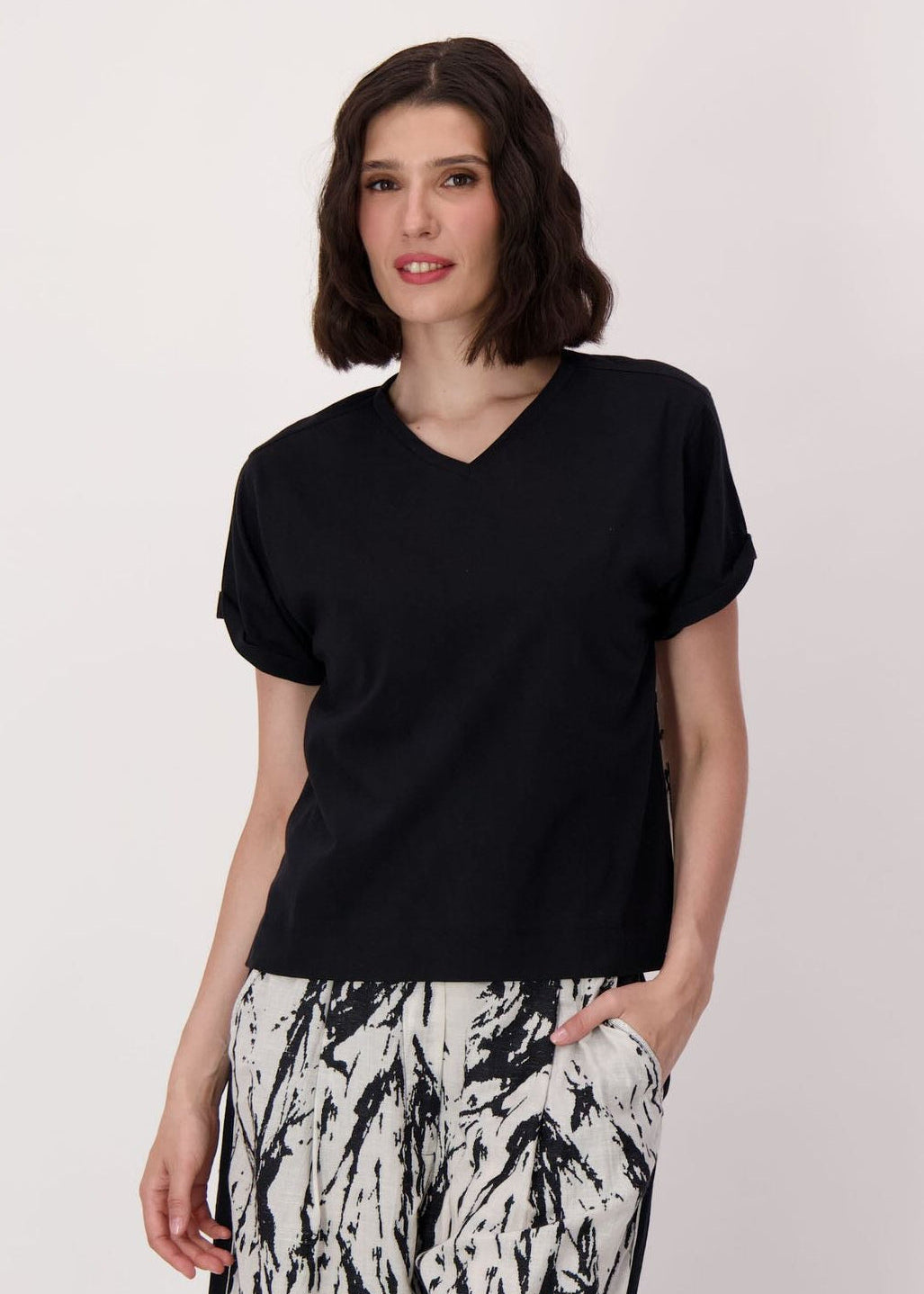 Spanner - Jacquard Back V-Neck Cotton-Linen Top