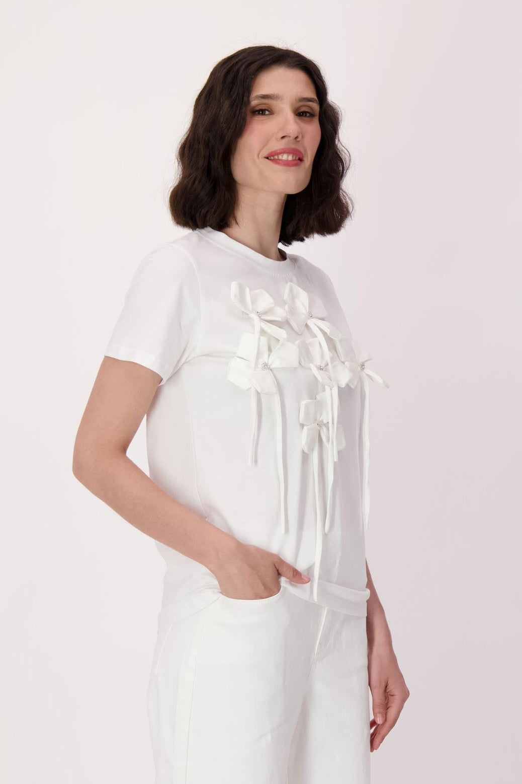 Spanner - White Flower Applique Cotton T-Shirt - SALE