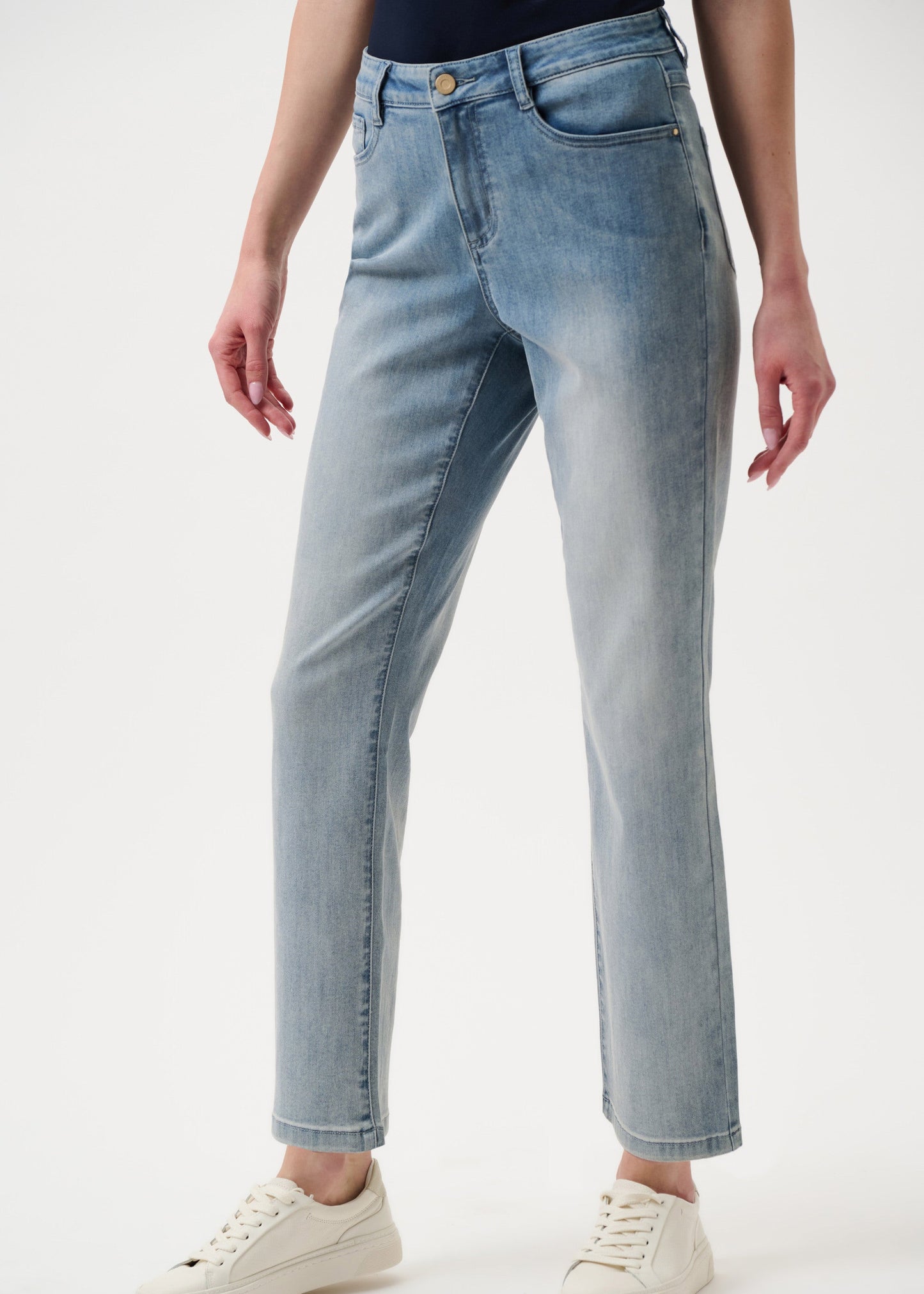 LIGHT BLUE DENIM