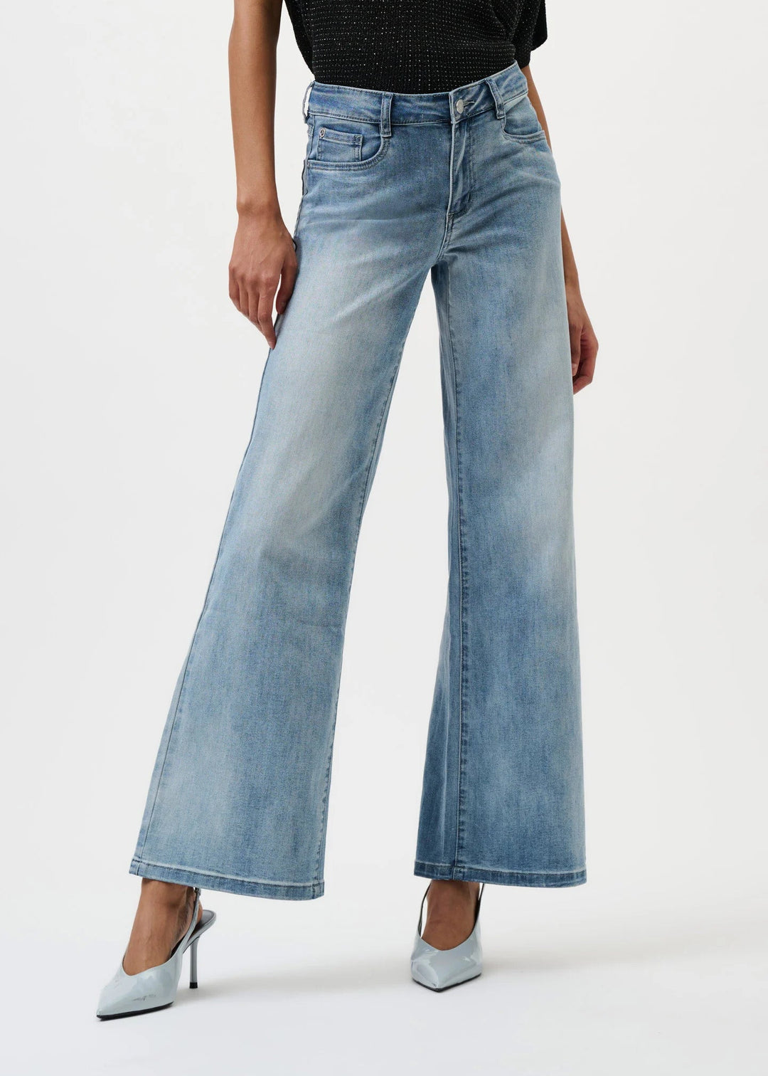 LIGHT BLUE DENIM