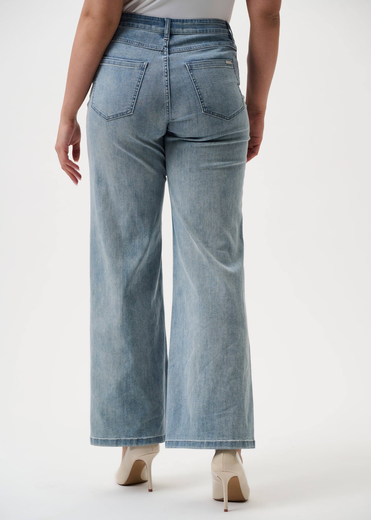 LIGHT BLUE DENIM