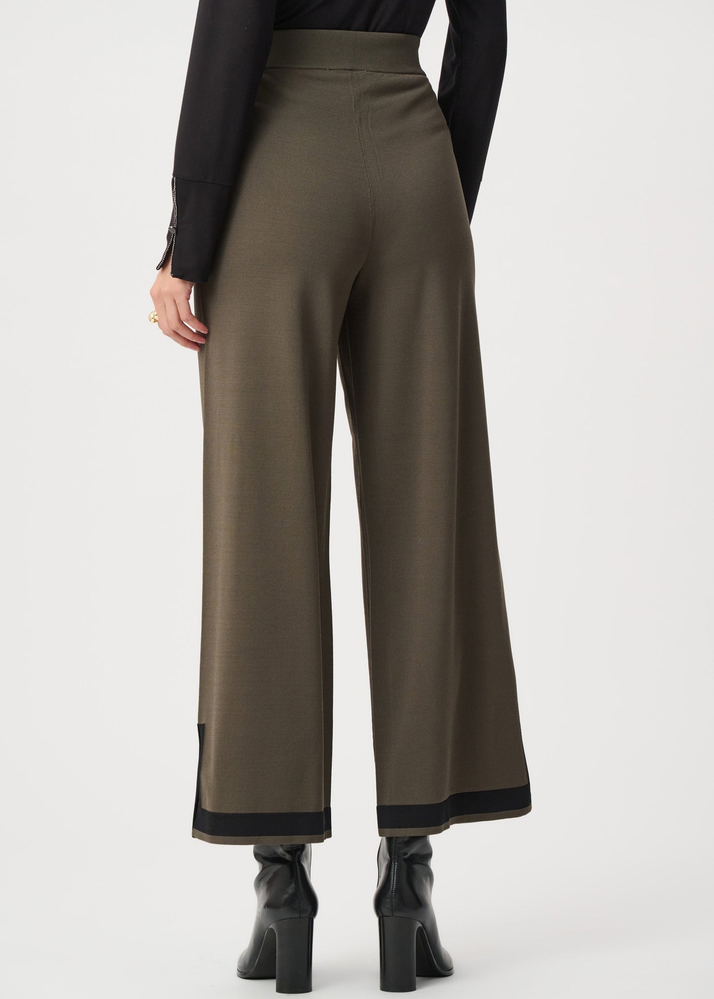 AVOCADO/BLACK