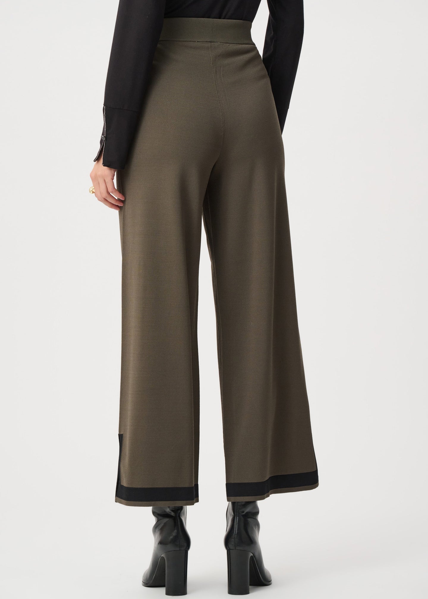 AVOCADO/BLACK