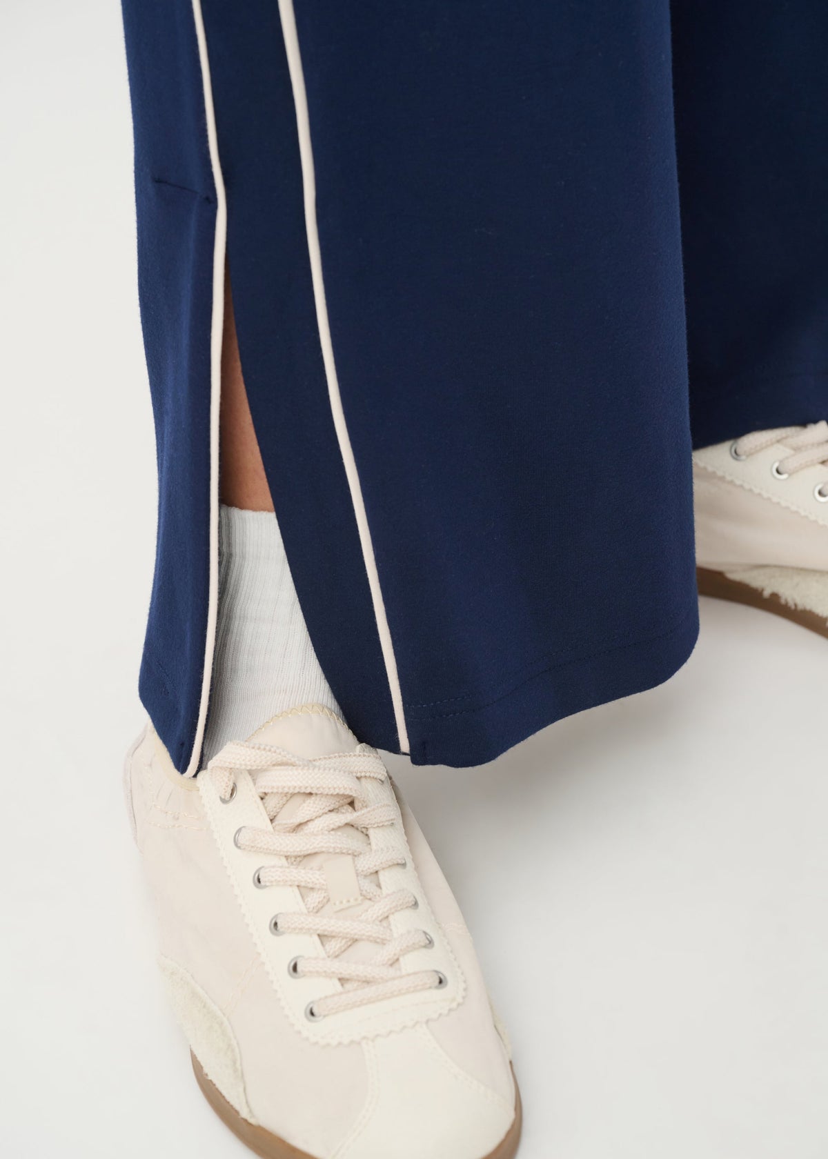 Joseph Ribkoff - Piped Wide-Leg Track Pant