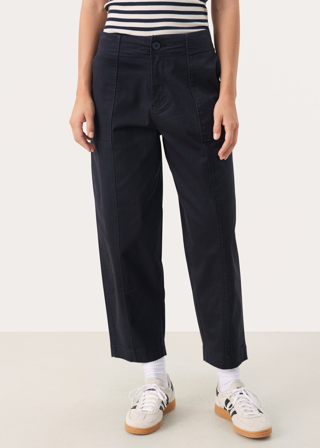 DARK NAVY