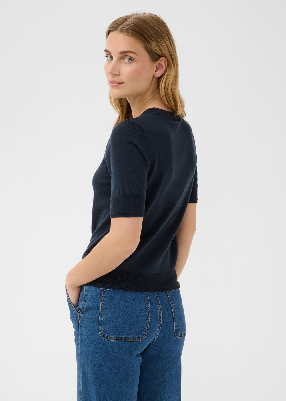 DARK NAVY