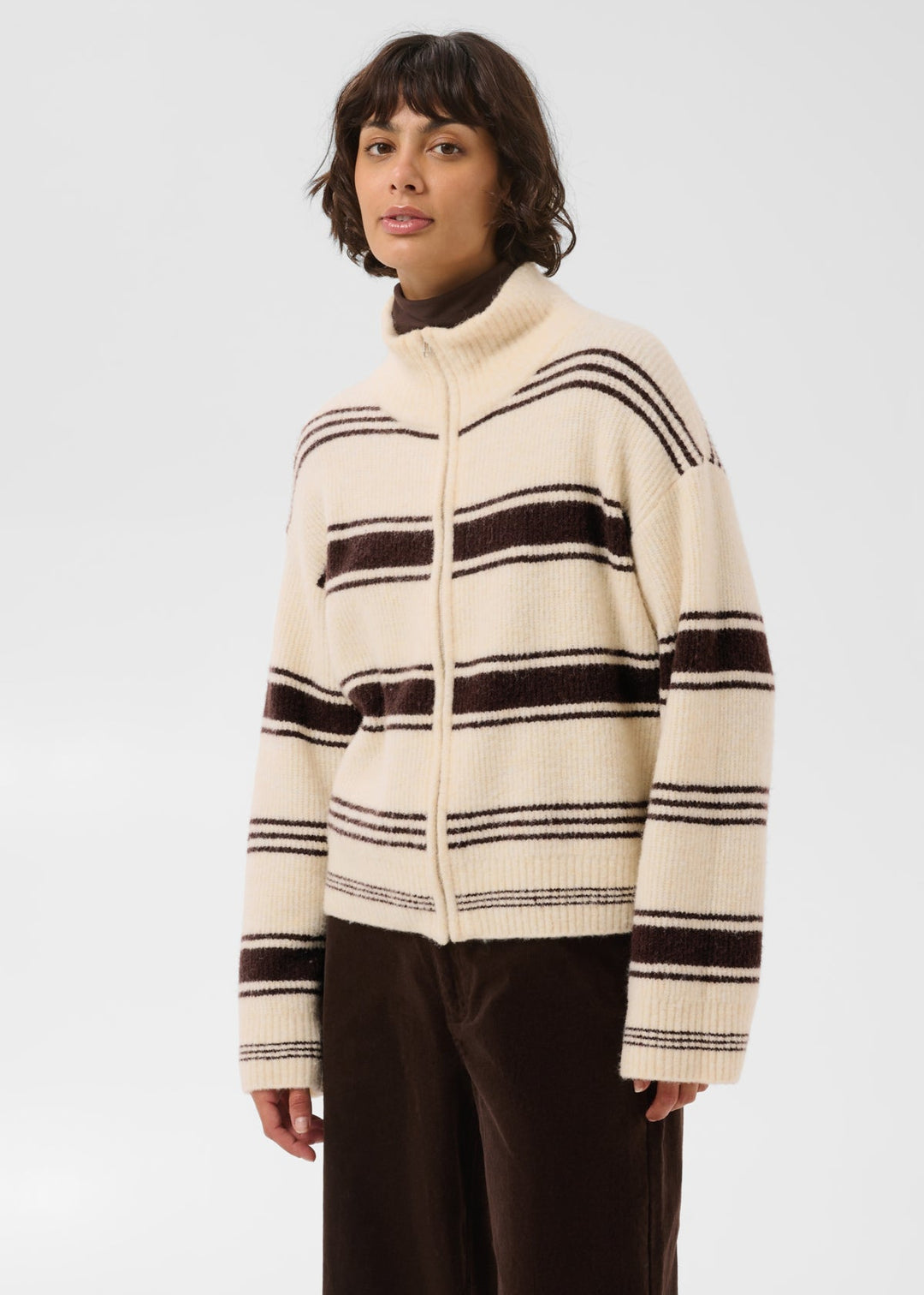 OFF WHITE W. BROWN