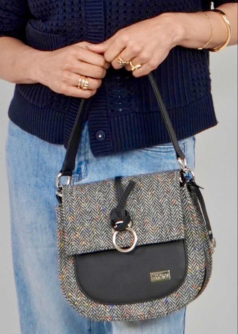 BLACK TWEED