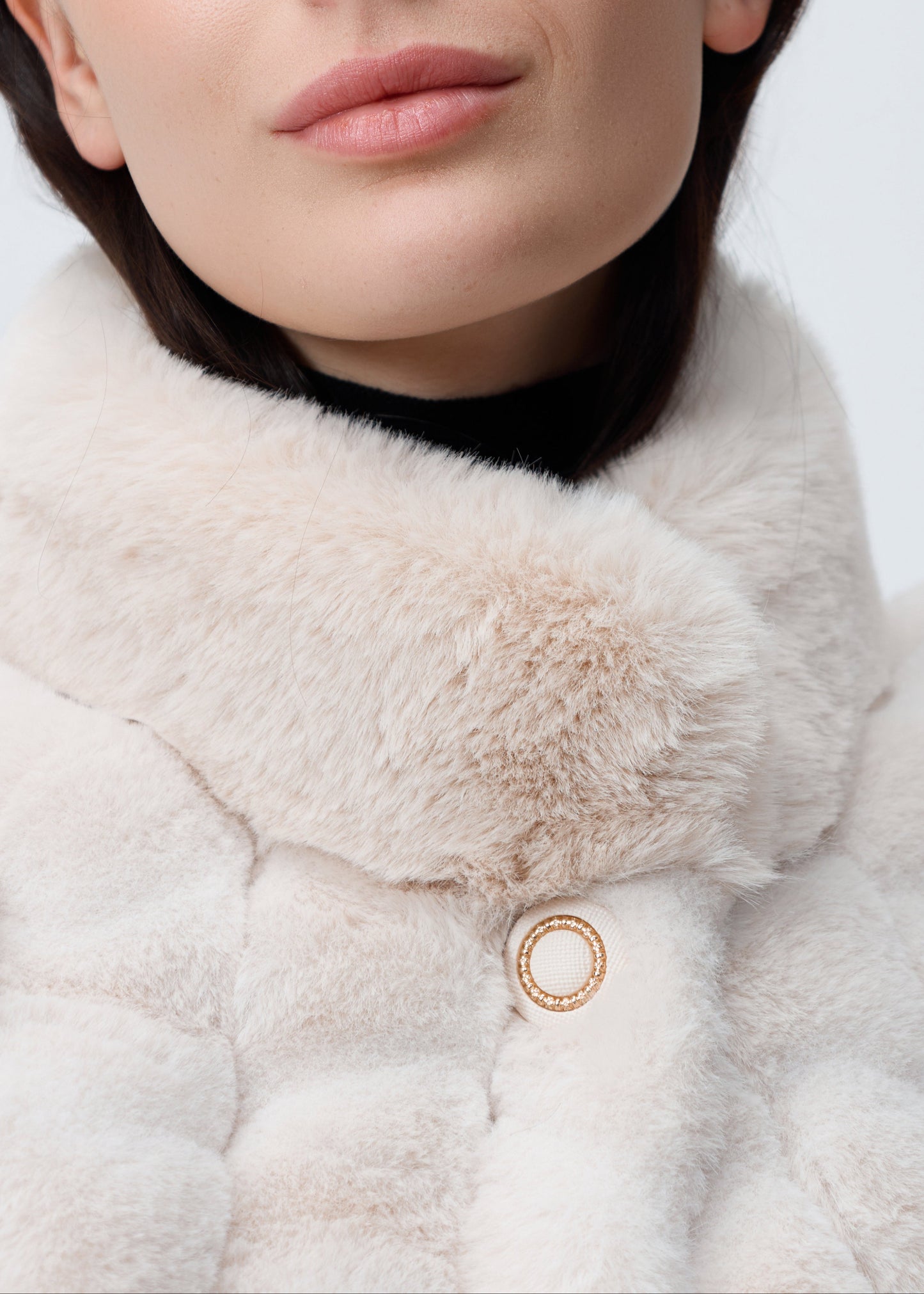 Nikki Jones - Faux Fur 3/4 Sleeve Capelet