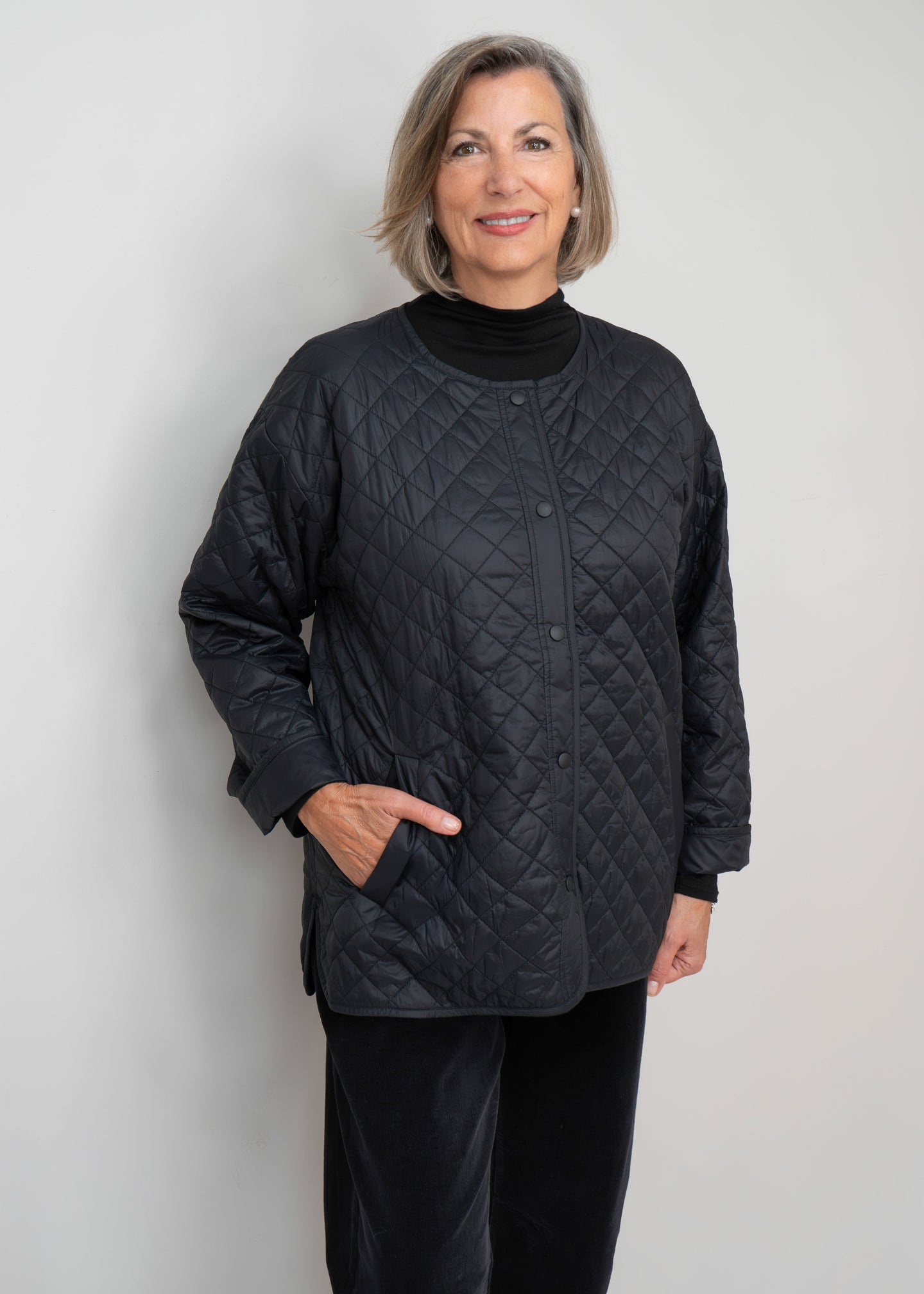 Eileen Fisher - Round Neck Short Quilted Coat
