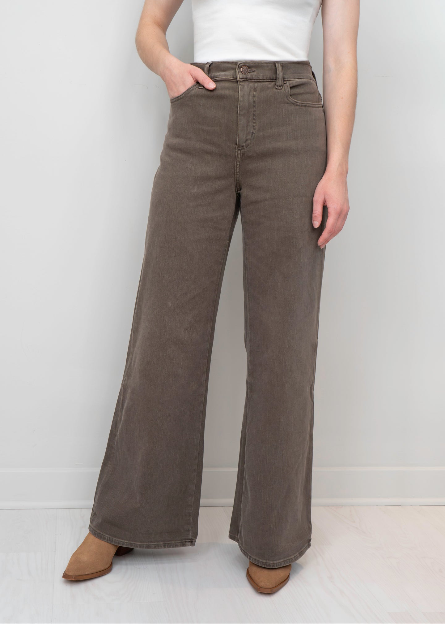 Yoga - Lily Wide High Rise Jeans - Chocklad