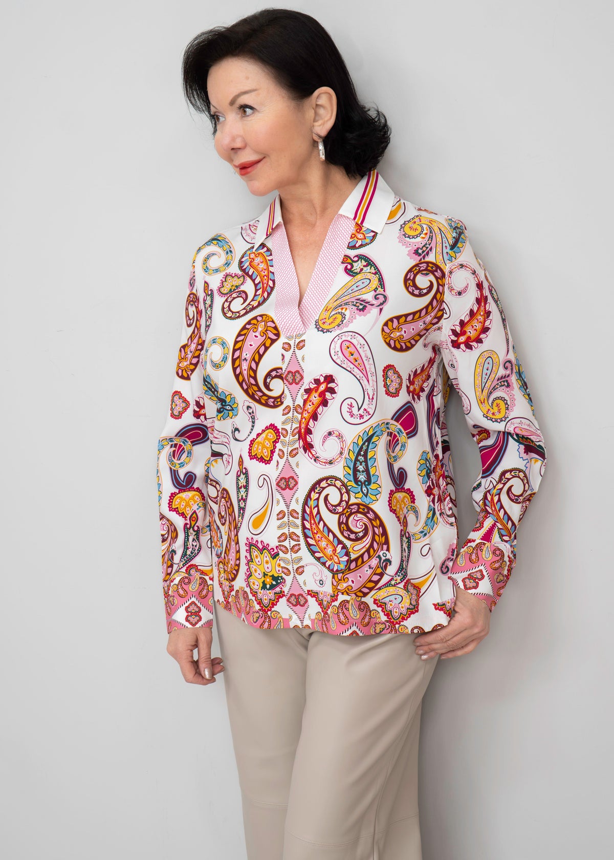 Herzens - Paisley Print V-Neck Blouse