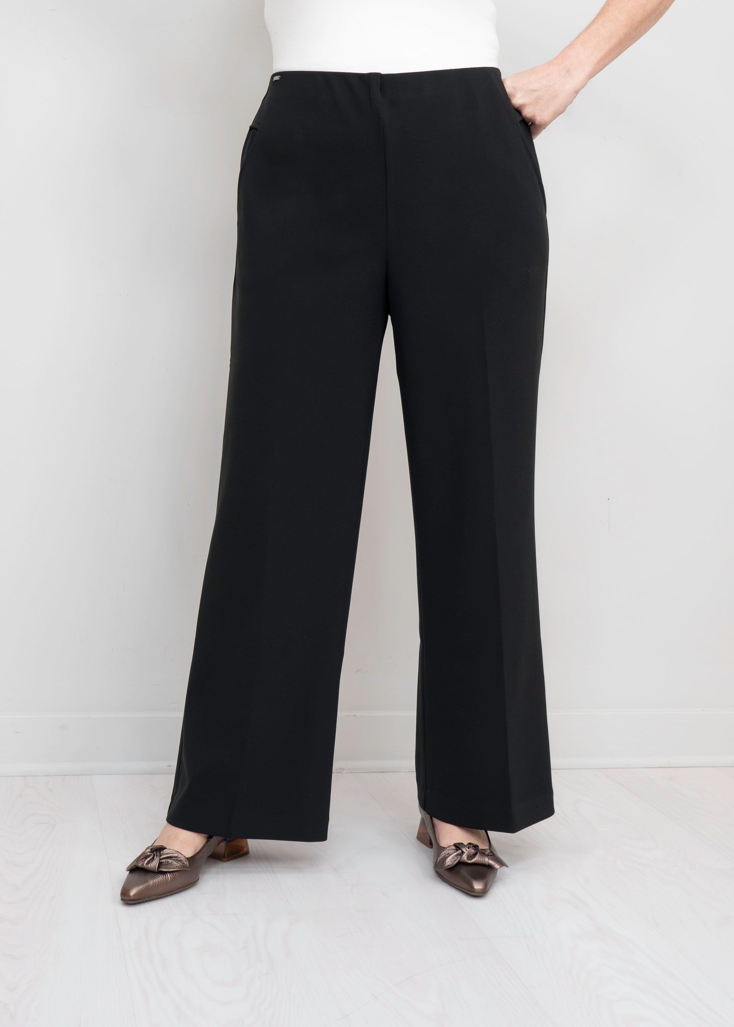 Lisette - Lightweight Jolie Crepe Wide Leg Angled Pocket Pant