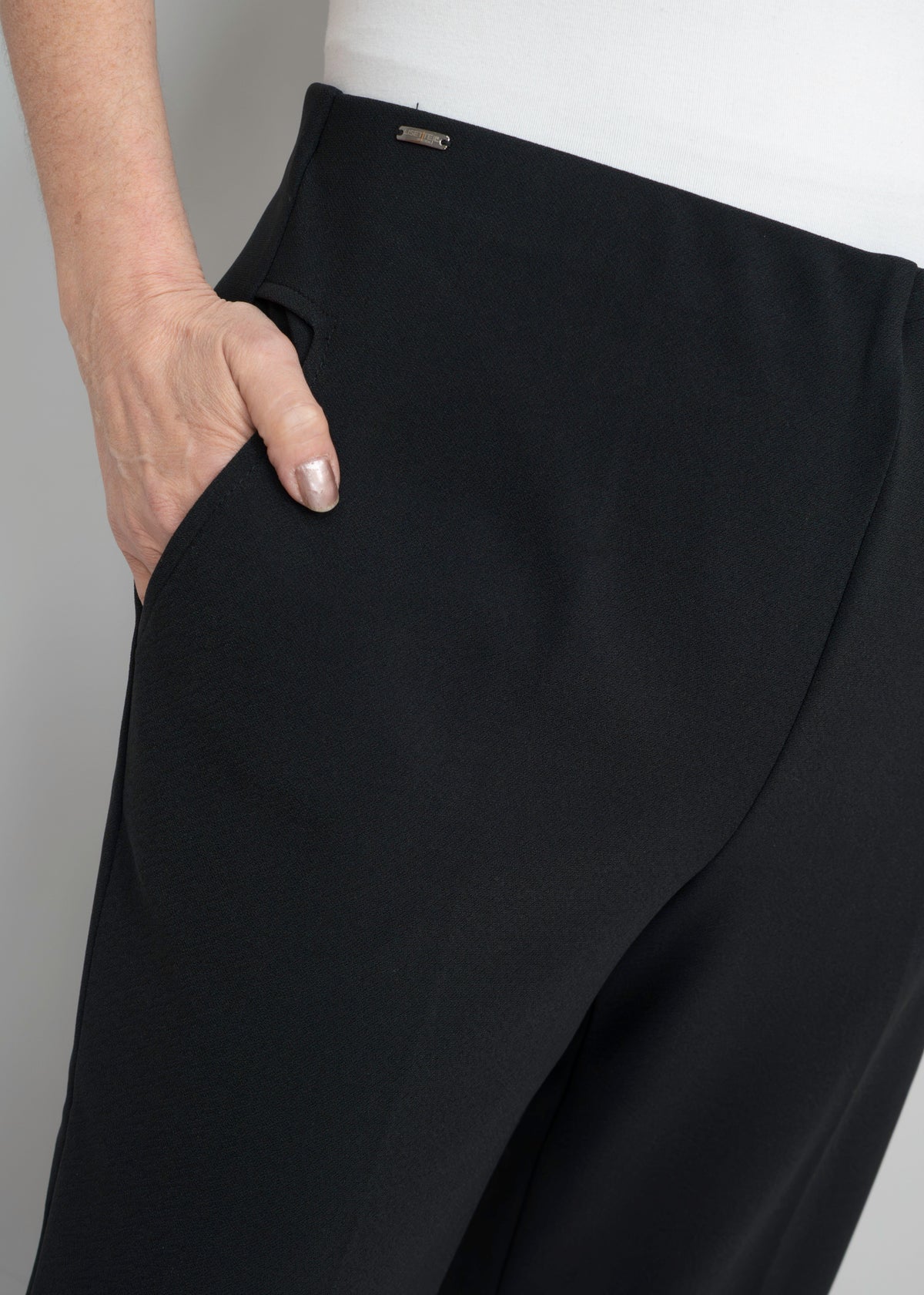 Lisette - Lightweight Jolie Crepe Wide Leg Angled Pocket Pant