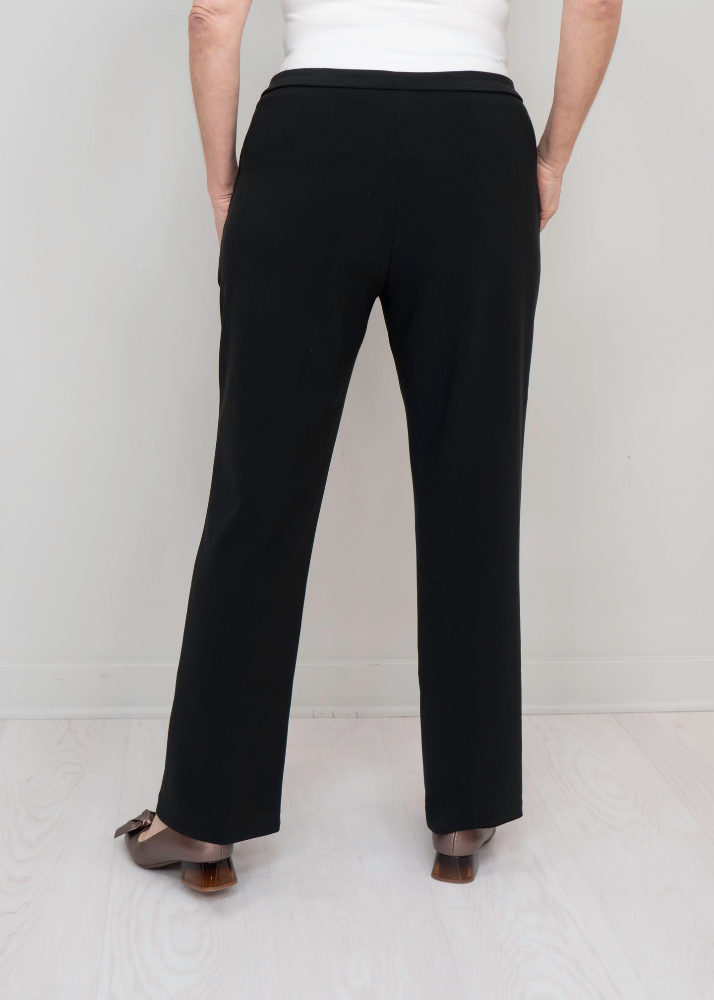 Lisette - Lightweight Jolie Crepe Straight Pant