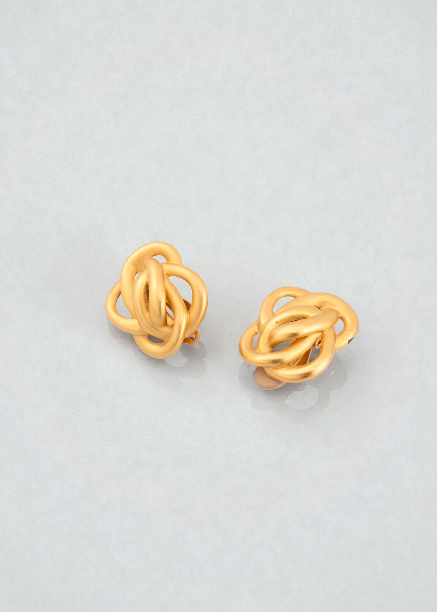 Pre-loved - Gold Knot Clip On Earrings