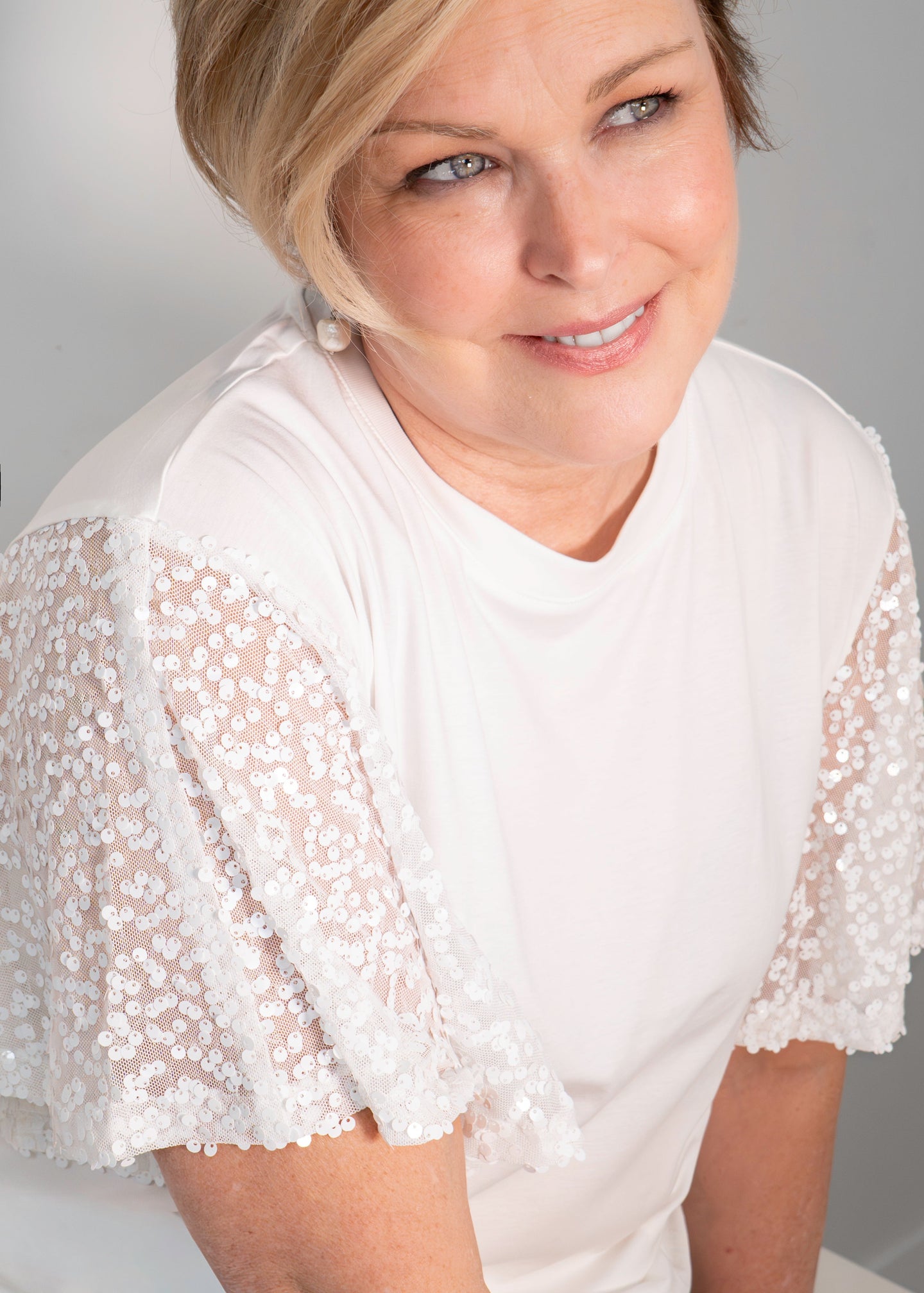 Yest - Kiana Sequin Sleeve Top