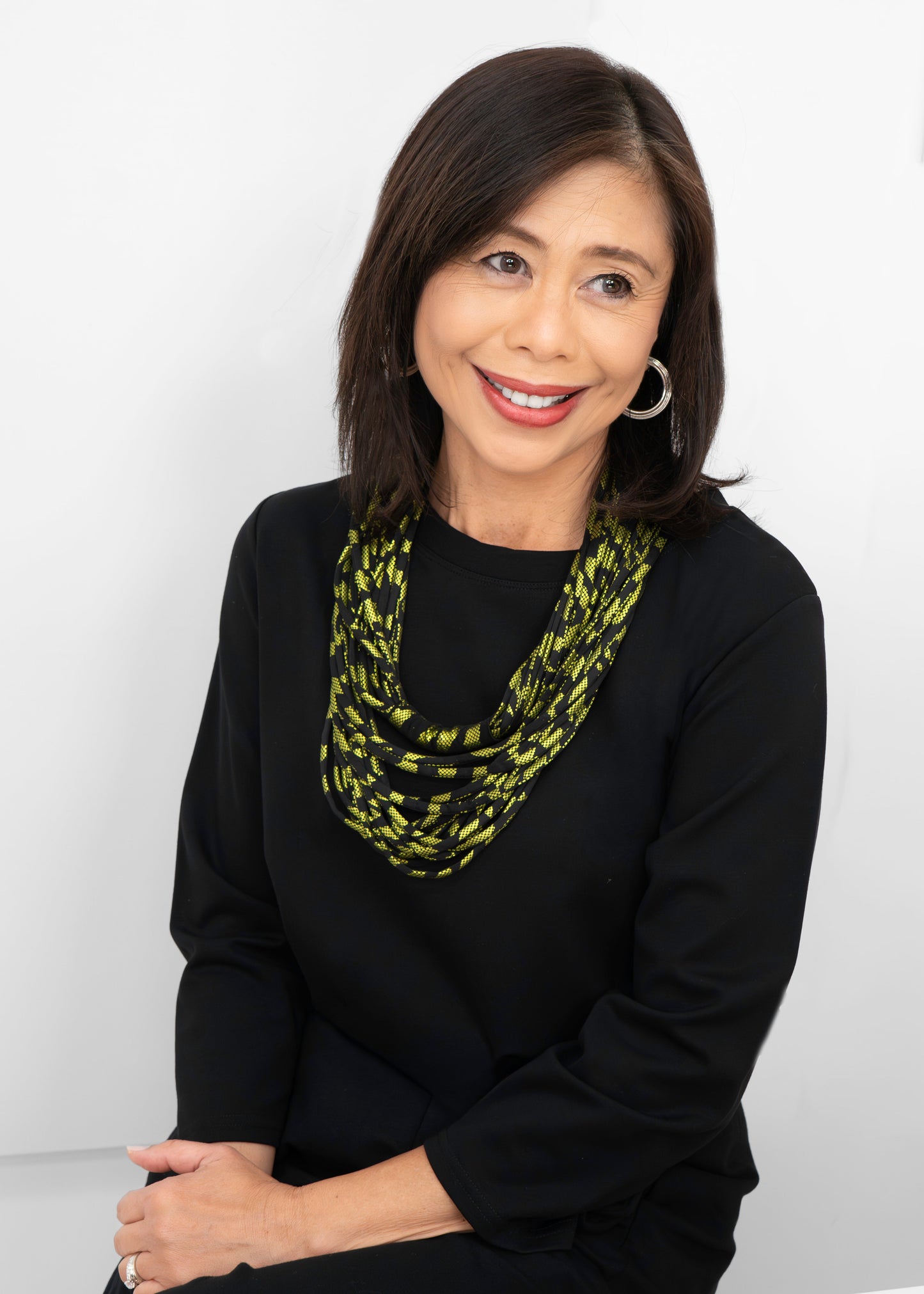 Necknots - Scarf Necklace - Black/Green Abstract