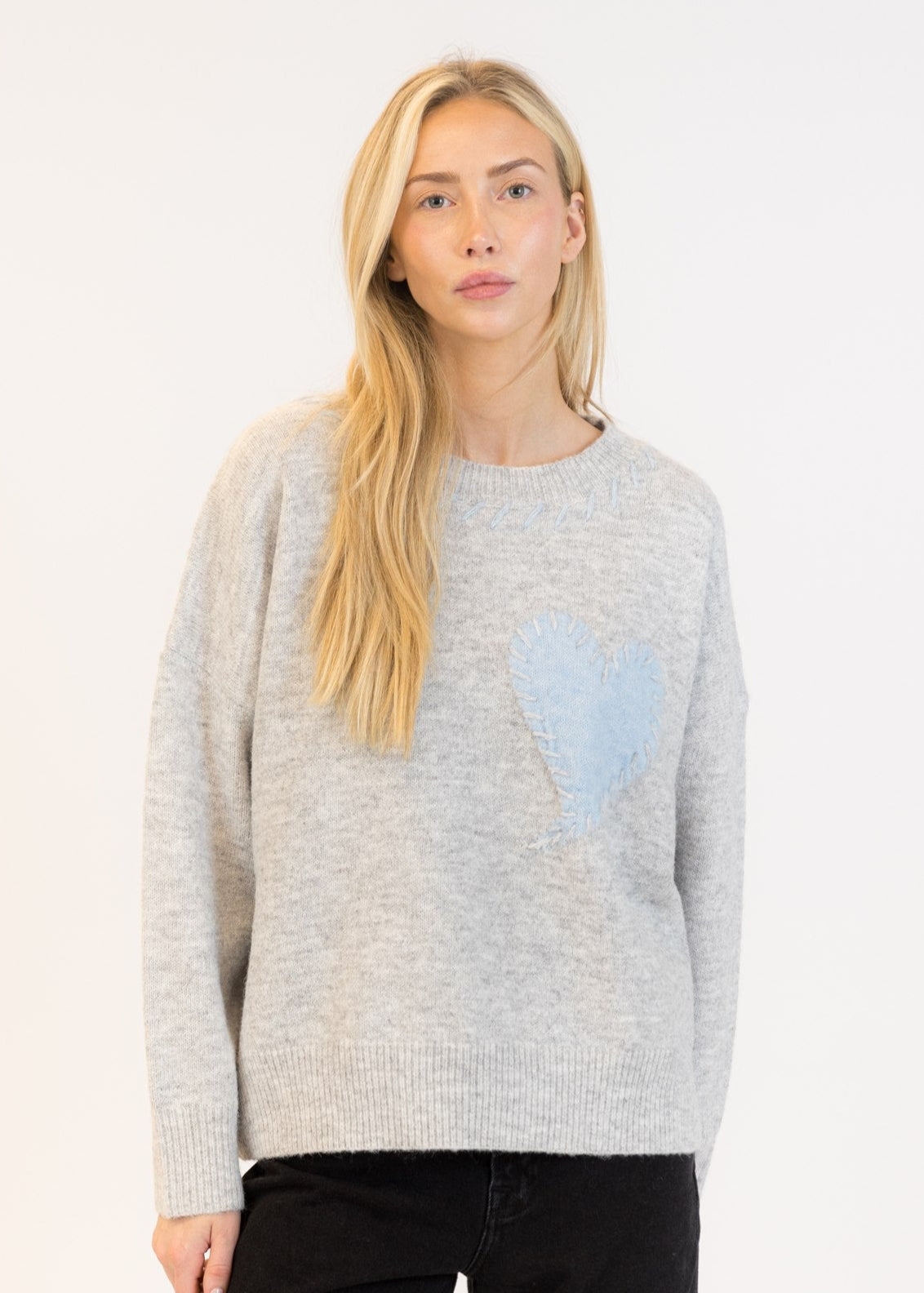 Lyla + Luxe - Heart Pullover