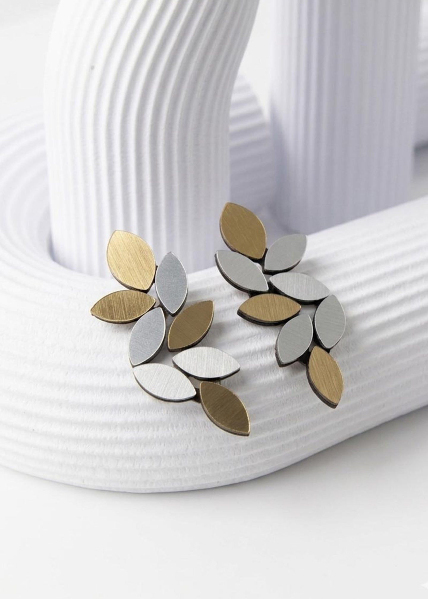 Iskin Sisters - Kate Leaves Large Earring