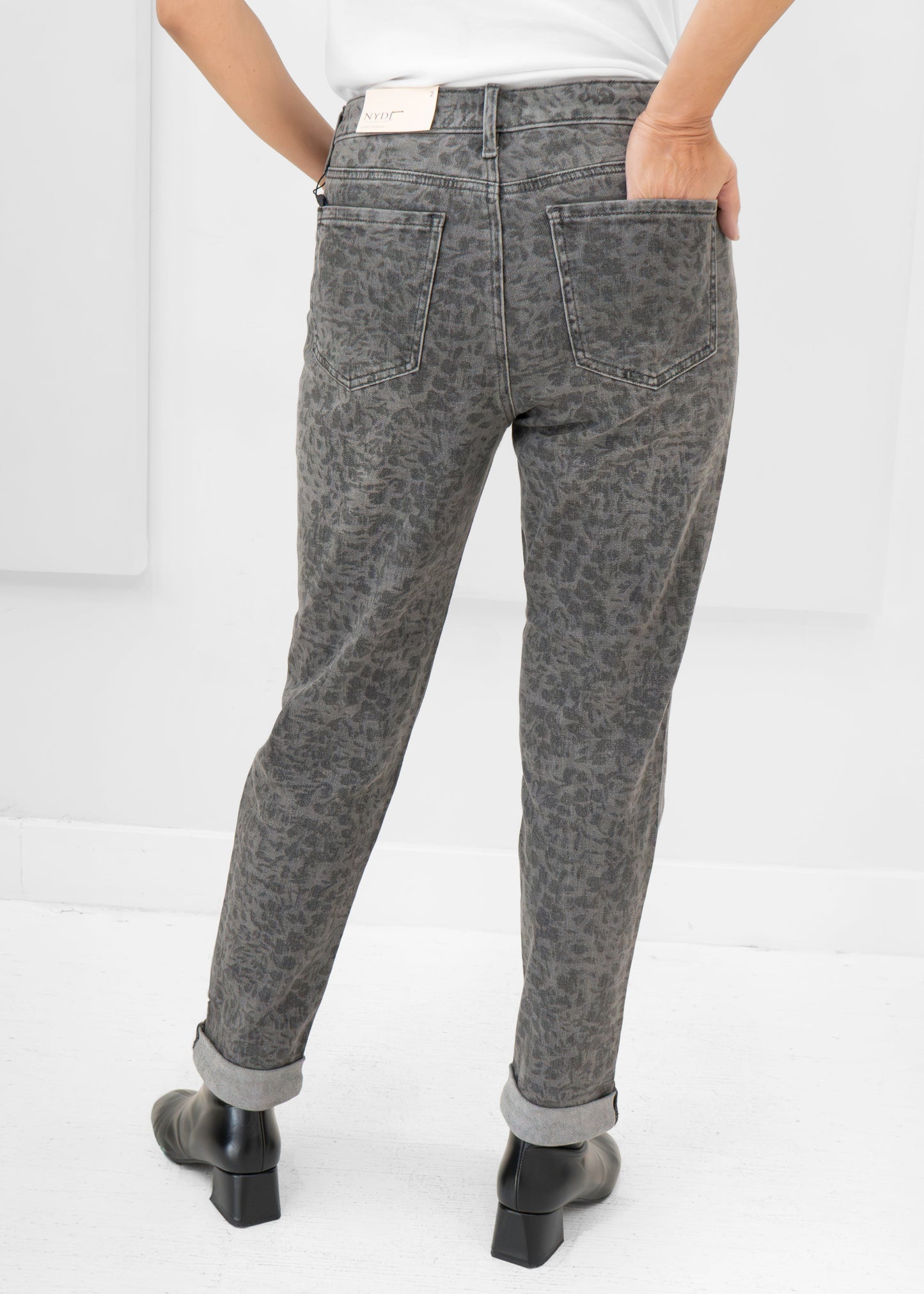 NYDJ - Margot Girlfriend - Grey Daniella Ditsy