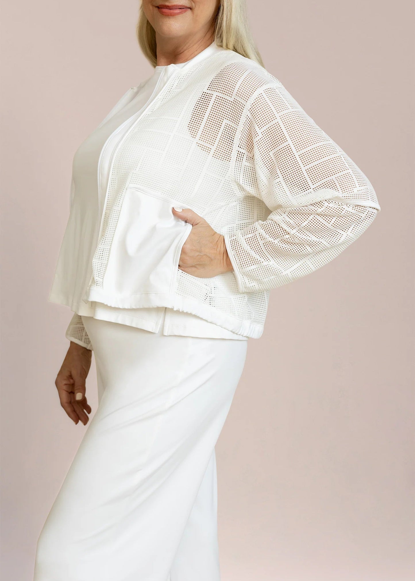 ABSTRACT WHITE