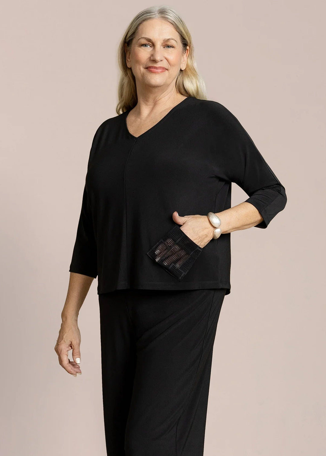BLACK/ABSTRACT MESH