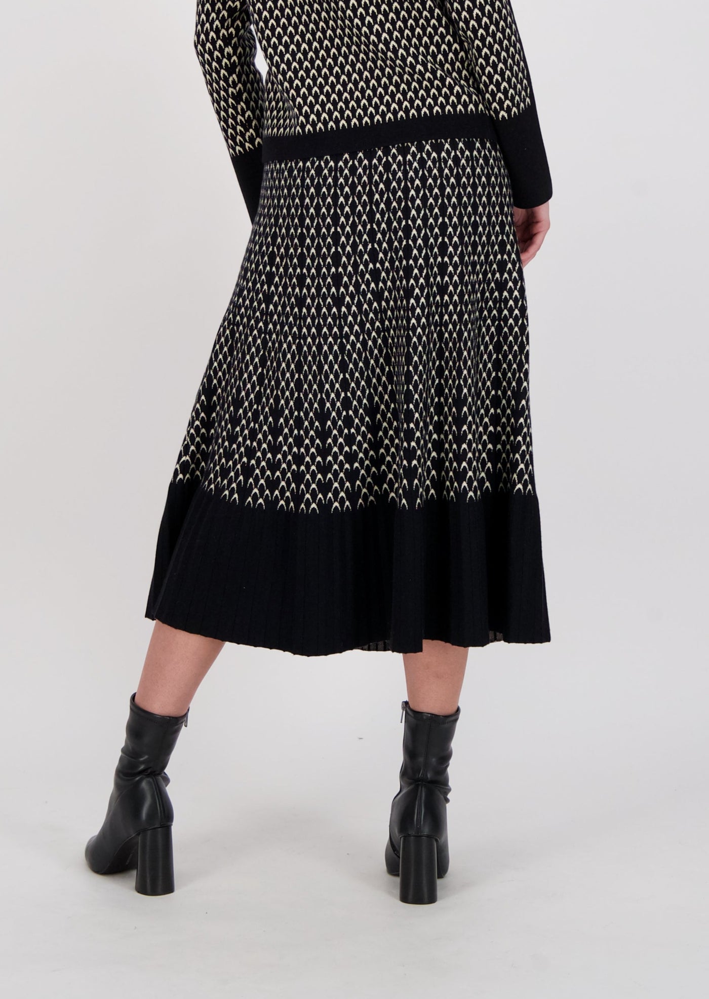 Gabby Isabella - Plisse Pleated Knit Skirt
